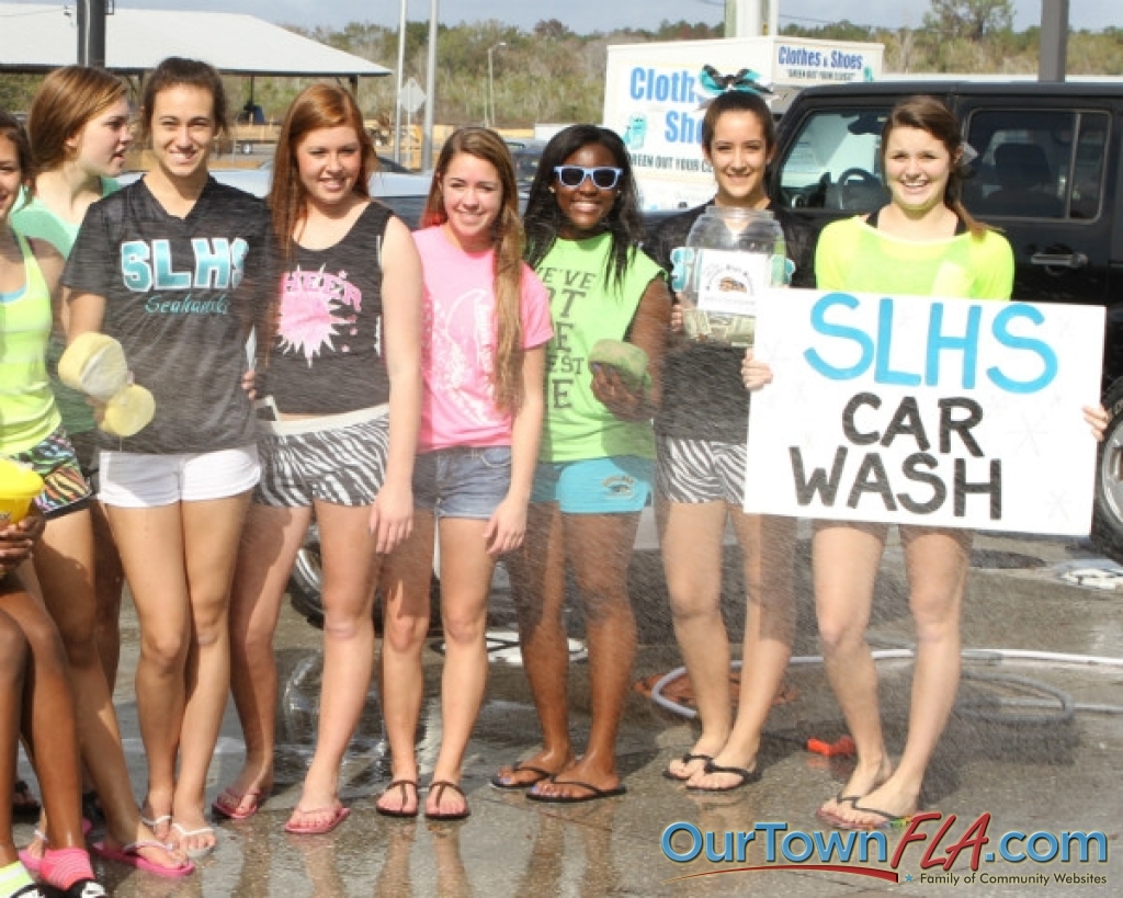 Carwash by Sunlake High School Cheerleaders for Tourney Trip